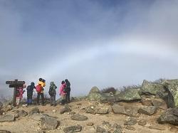 金峰山山頂にて大きな虹 金峰山山頂にて大きな虹